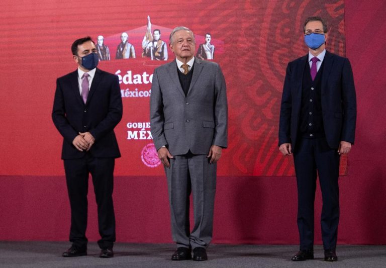AMLO anuncia nuevo director del IPN