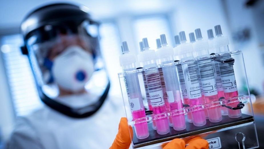 Dos trabajadores sanitarios de EU, internados de emergencia tras recibir vacuna de Pfizer