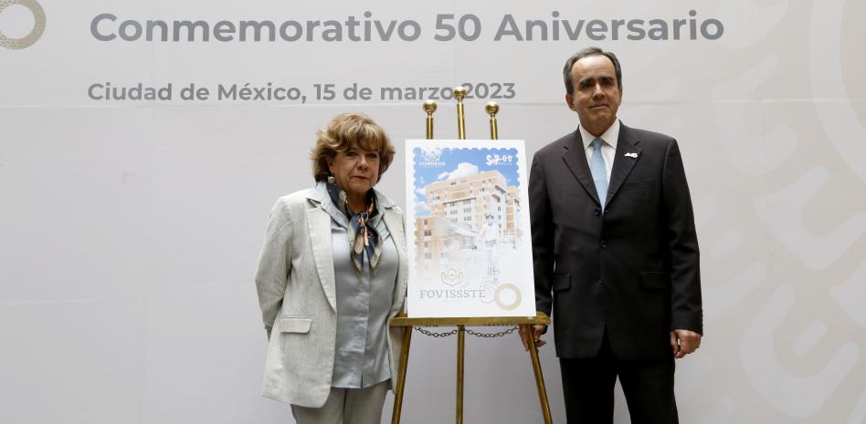 Fovissste cancela estampilla postal, con motivo de su 50 aniversario