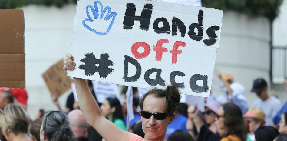 Sentencia en Texas pone en riesgo a más de medio millón de “soñadores” en EU