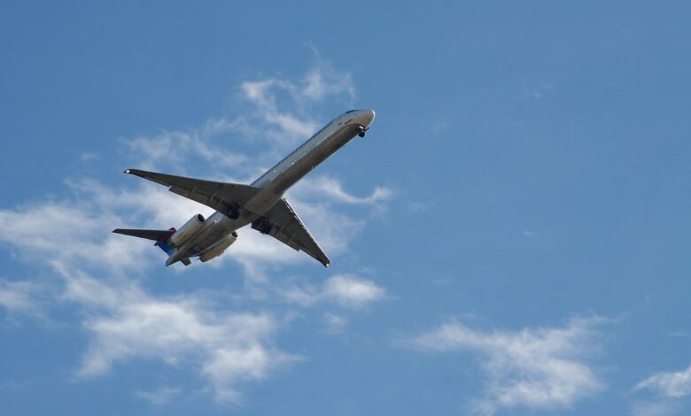 Ocho mexicanos logran salir del aeropuerto de Israel