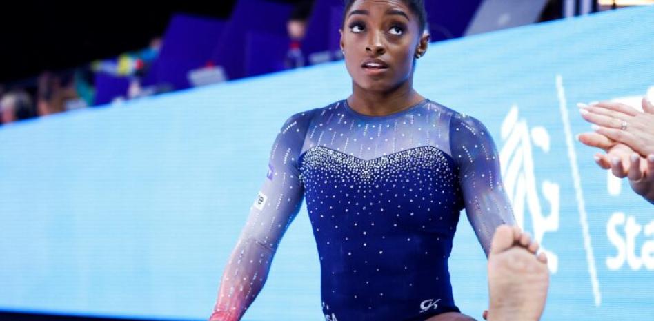 Simone Biles guia a Estados Unidos a conseguir su séptimo título
