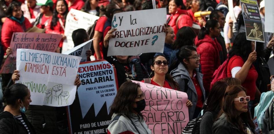 CNTE realiza paro nacional; exige aumento salarial y reincorporar a maestros despedidos y basificación