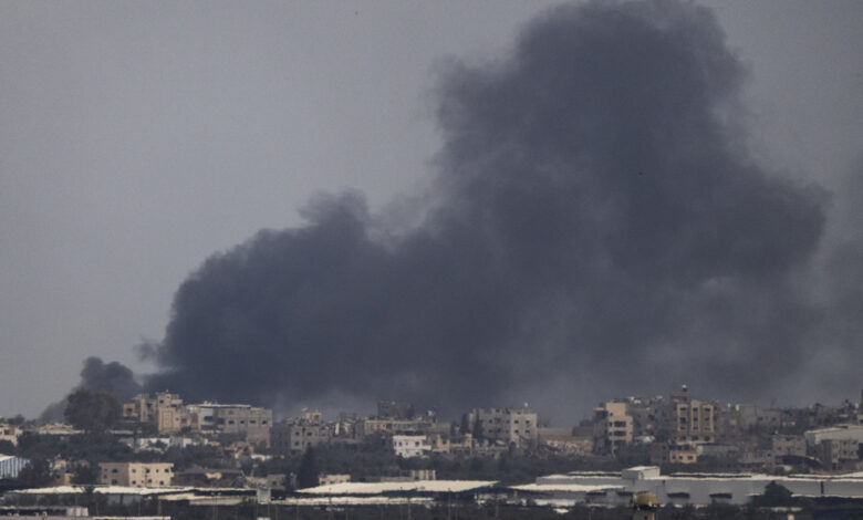 Israel dice que utilizó pequeñas municiones en ataque en Rafah y hubo una explosión secundaria
