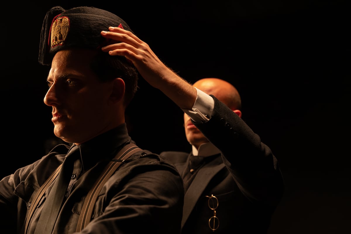 La Ambición Totalitaria de Mussolini: Un Reflejo Alarmante en Tiempos Presentes