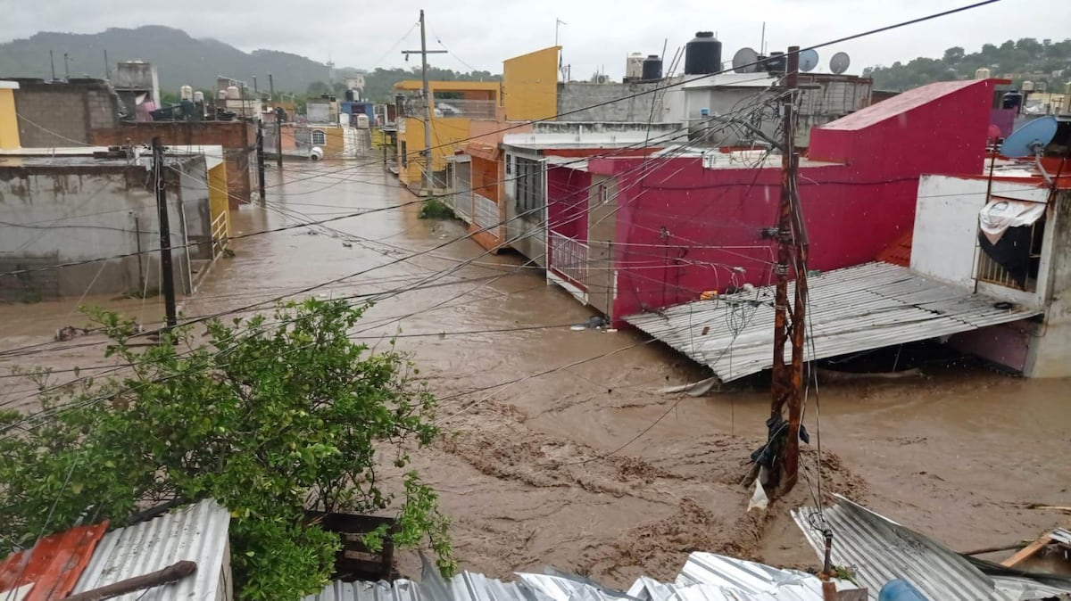 Piden empatía y pronta respuesta de la autoridad ante el dolor de los damnificados por las lluvias: un llamado a la acción para revertir el sufrimiento.