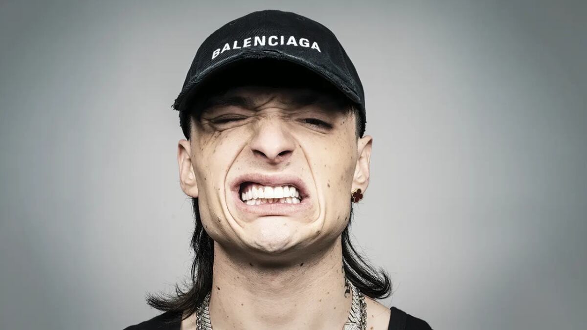 “La melodía que conquistó el mundo: ‘Ella baila sola’ se corona como la canción más icónica de México en la era digital”