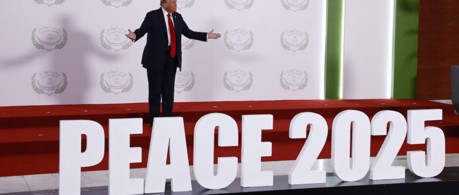 "La retórica de la paz: Trump avanza hacia una solución, pero el obstáculo palestino sigue en el horizonte"