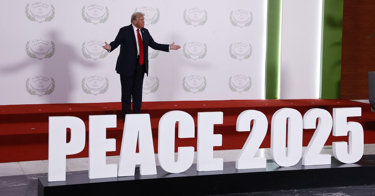 “La retórica de la paz: Trump avanza hacia una solución, pero el obstáculo palestino sigue en el horizonte”