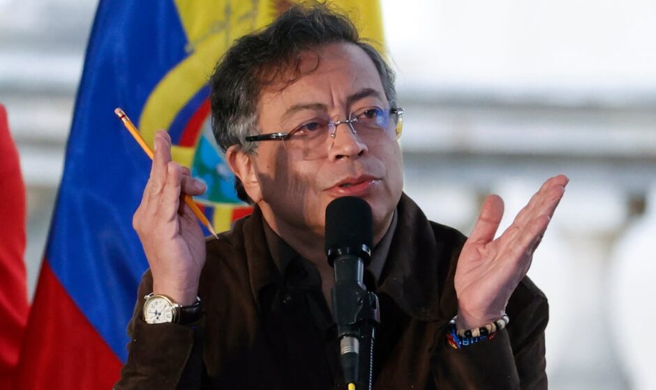 "Trump impone un duro golpe a la relación con Colombia: llama 'líder del narcotráfico' al presidente Petro y corta ayuda financiera"