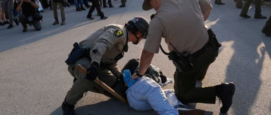 La política migratoria de EE. UU. se torna cada vez más estricta: la administración de Trump desplega operativo masivo en comunidades mexicanas de Chicago para detener a miles de inmigrantes indocumentados