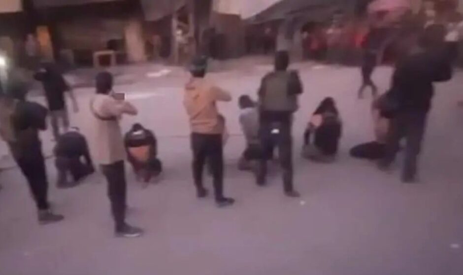 "La venganza del radicalismo: Hamás alarma al mundo con la sangrienta ejecución en vivo de sus opositores en Gaza"