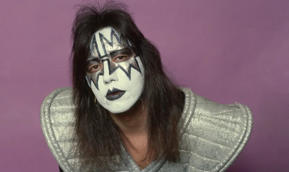 El legado eterno de la rock and roll: Ace Frehley, pionero del rock duro, se despide a los 74 años.
