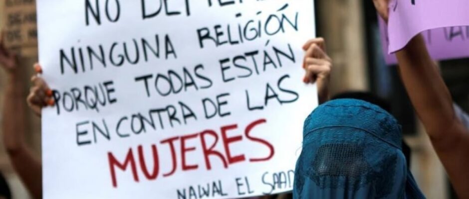 La Lucha Silenciosa de las Mujeres Afganas: Resistencia y Valor en el Rostro del Terror Talibán