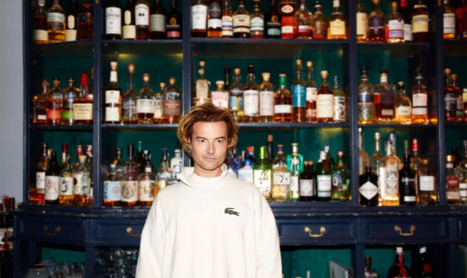 El Artista Británico Que Impone con Su Sonido: Descubre Por Qué Fue Incluido entre Los Mejores Nuevos Talentos del Mundo