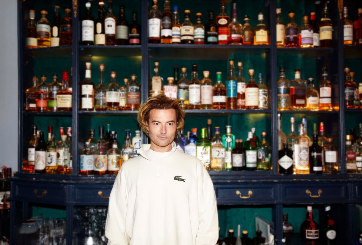 El Artista Británico Que Impone con Su Sonido: Descubre Por Qué Fue Incluido entre Los Mejores Nuevos Talentos del Mundo