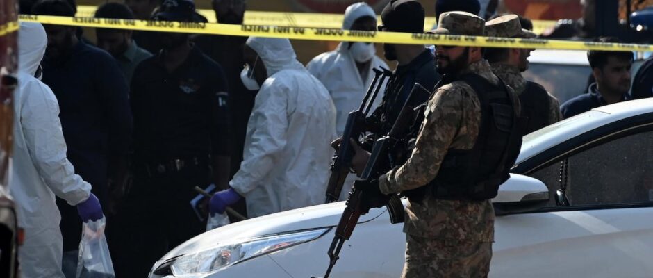 Tragedia en Islamabad: Explosión mortal en la capital pakistaní, al menos 12 víctimas fatales y cientos heridos entre los que buscan sobrevivir a la devastadora acción terrorista.