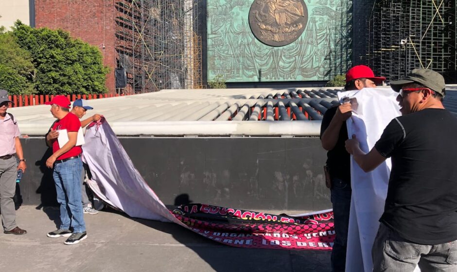 La CNTE Cierra Ruta con Protestas Fieras en Cámara de Diputados después de Dura Huelga de 48 Horas