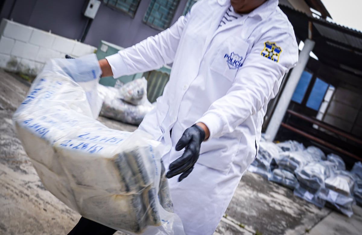 ” Operación conjunta logra detener flotilla de droga valuada en millones en la frontera entre Costa Rica y Guatemala”