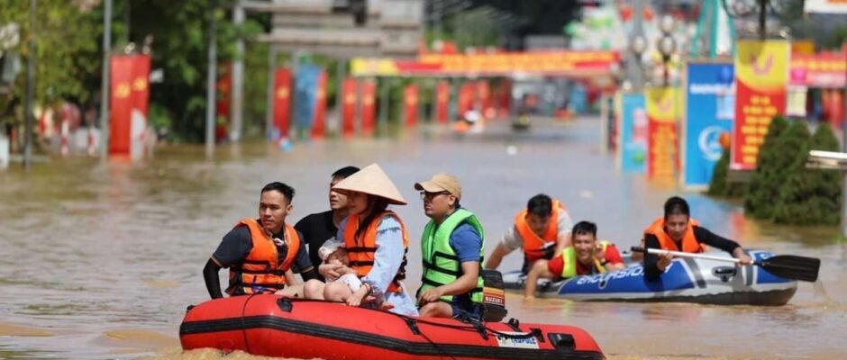 Desbordes del Infierno: La pesadilla climática que deja un rastro de dolor en Vietnam, con más de 50 víctimas fatales y un país al borde del caos.