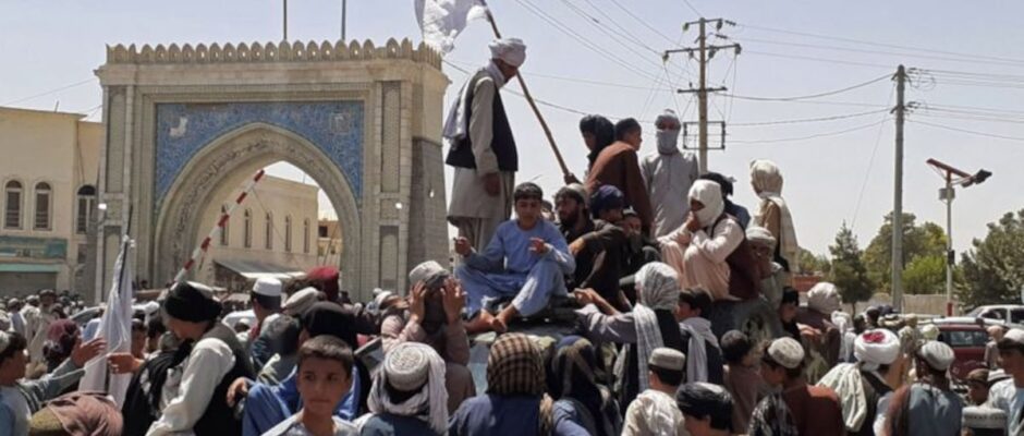 "La barbarie sin límites: Un niño de 13 años forzado a convertirse en verdugo para vengar el asesinato de sus seres queridos"