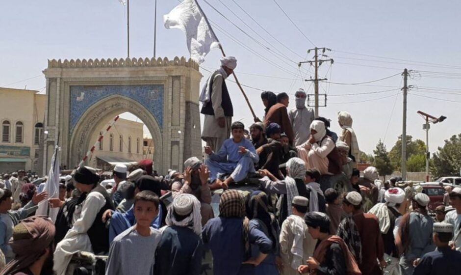 "La barbarie sin límites: Un niño de 13 años forzado a convertirse en verdugo para vengar el asesinato de sus seres queridos"