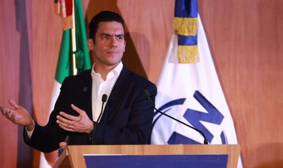 La faz autoritaria de Morena: PAN se arrodilla ante la reforma del agua y los vapeadores