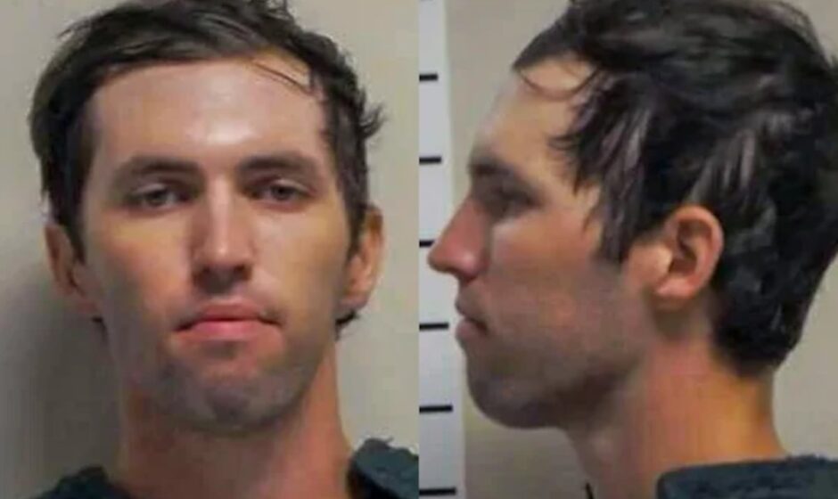 El acusado de asesinar a Charlie Kirk hace historia al presentarse en la corte, arrojando luz sobre un caso que ha generado tensión y especulación en todo el país.