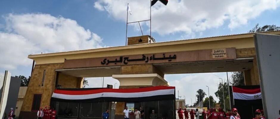 Gaza pide la reapertura del paso de Rafah tras identificación del último rehén israelí