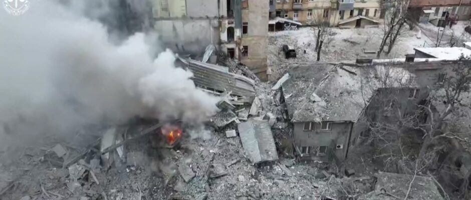 Rusia bajo el fuego: Ataque a población civil dejaría al menos 13 personas gravemente heridas en un drama que estremece la escena global.