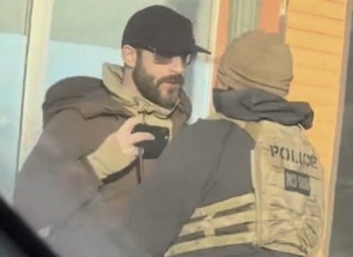 Muerte en la fría ciudad del norte: Investigación sigue sin revelar motivos tras asesinato de joven varón en Minneapolis