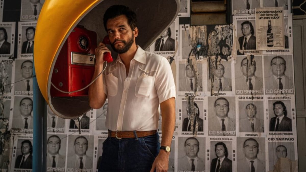 “La estrella del cine es homenajeada en la gala más esperada del año: el director de ‘El agente secreto’ recibe su premio en un ambiente de glamour y celebración”