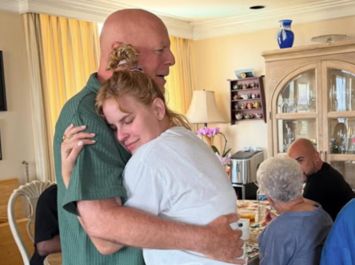 La inesperada lucha por la supervivencia de un icono del cine: La desalentadora verdad detrás del mensaje de la esposa de Bruce Willis