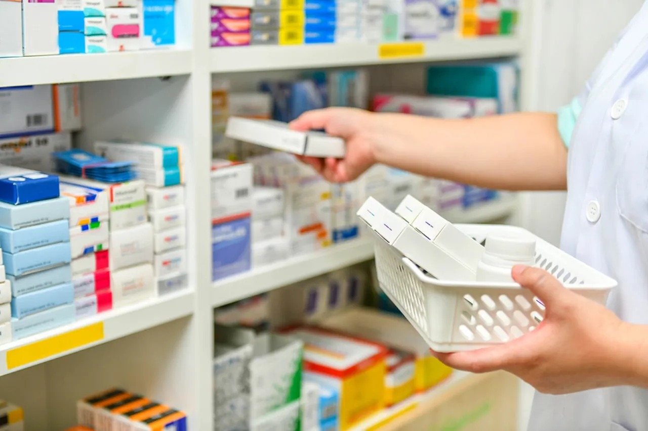 Inhabilitan a empresa por falsificación en contrato de medicamentos del IMSS
