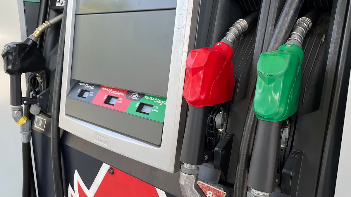 México es el segundo país más golpeado por gasolina cara tras crisis en el Estrecho de Ormuz